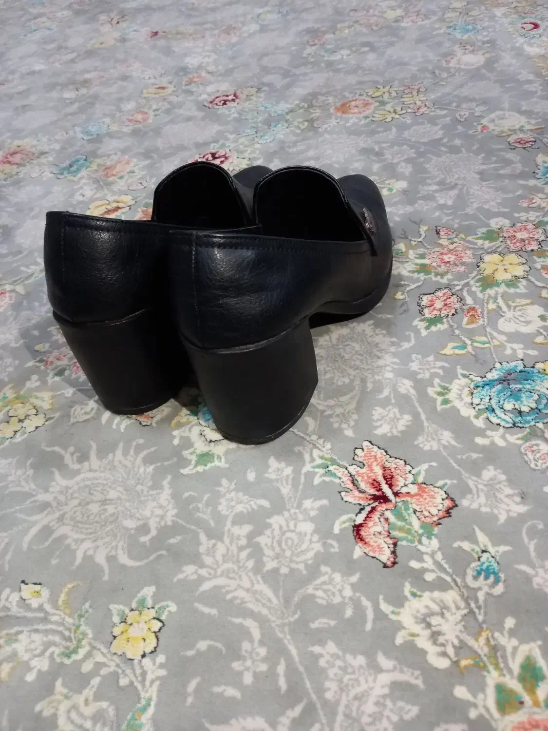 کفش و نیم بوت|کیف، کفش، کمربند|سیاهکل, |دیوار