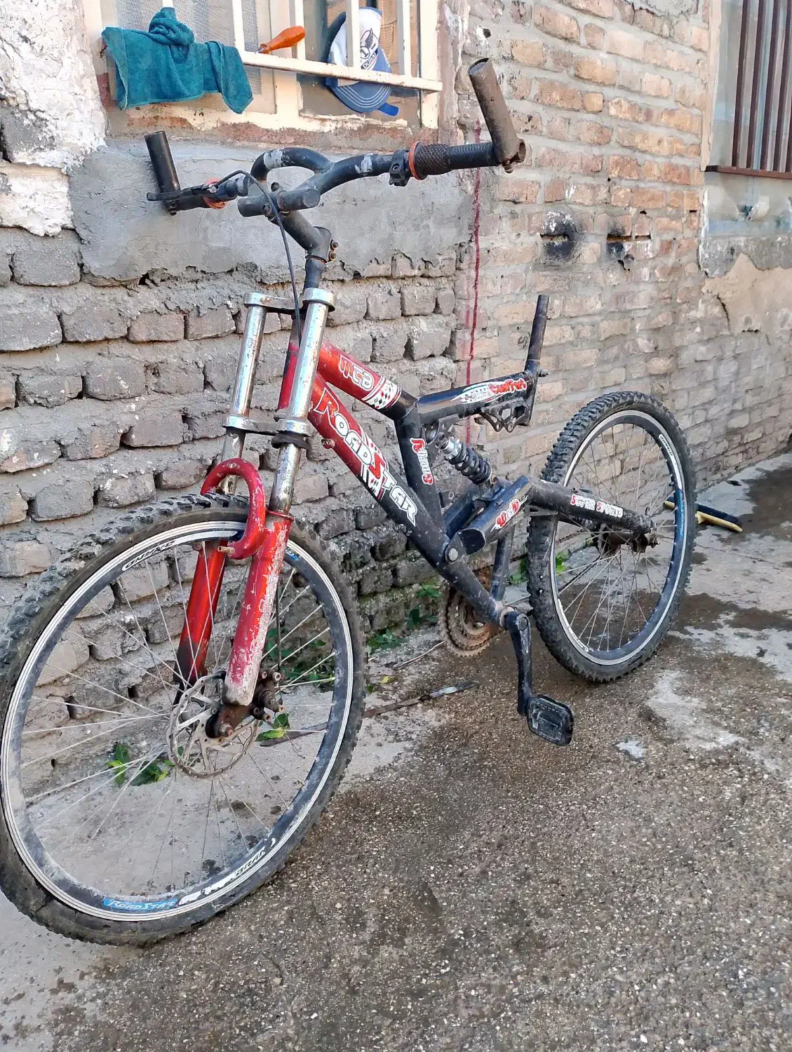 دوچرخه|دوچرخه، اسکیت، اسکوتر|کلاله, |دیوار