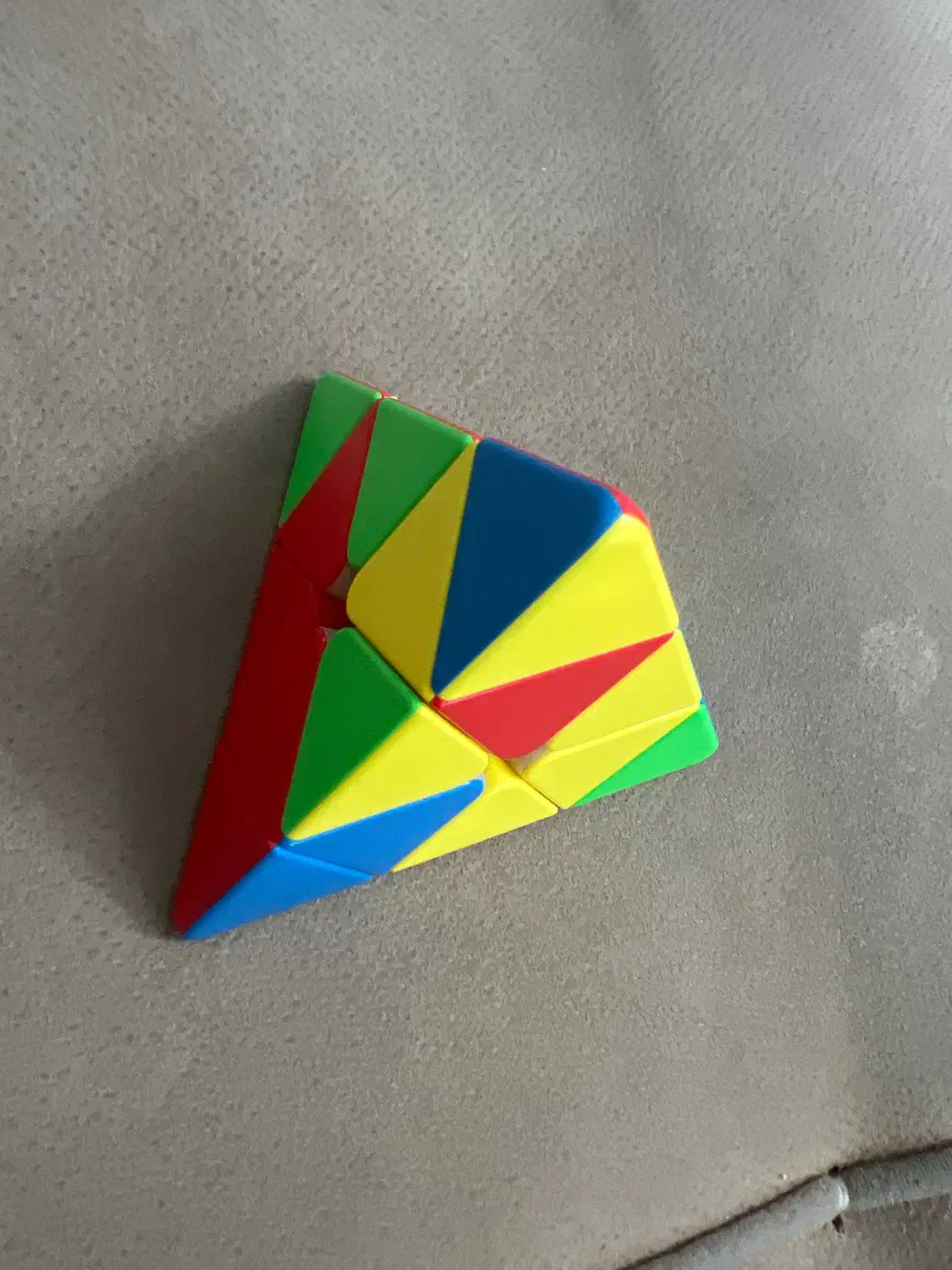 روبیک هرمی کاملا نو و دست نخورده|اسباب‌‌بازی|تبریز, |دیوار