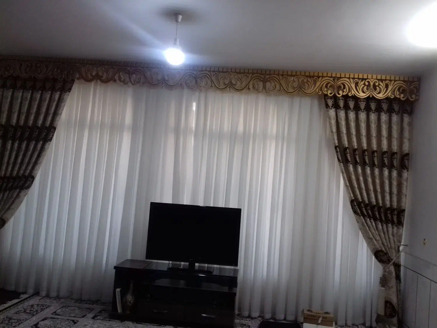 پرده حریر|پرده، رانر، رومیزی|پیر بکران, |دیوار