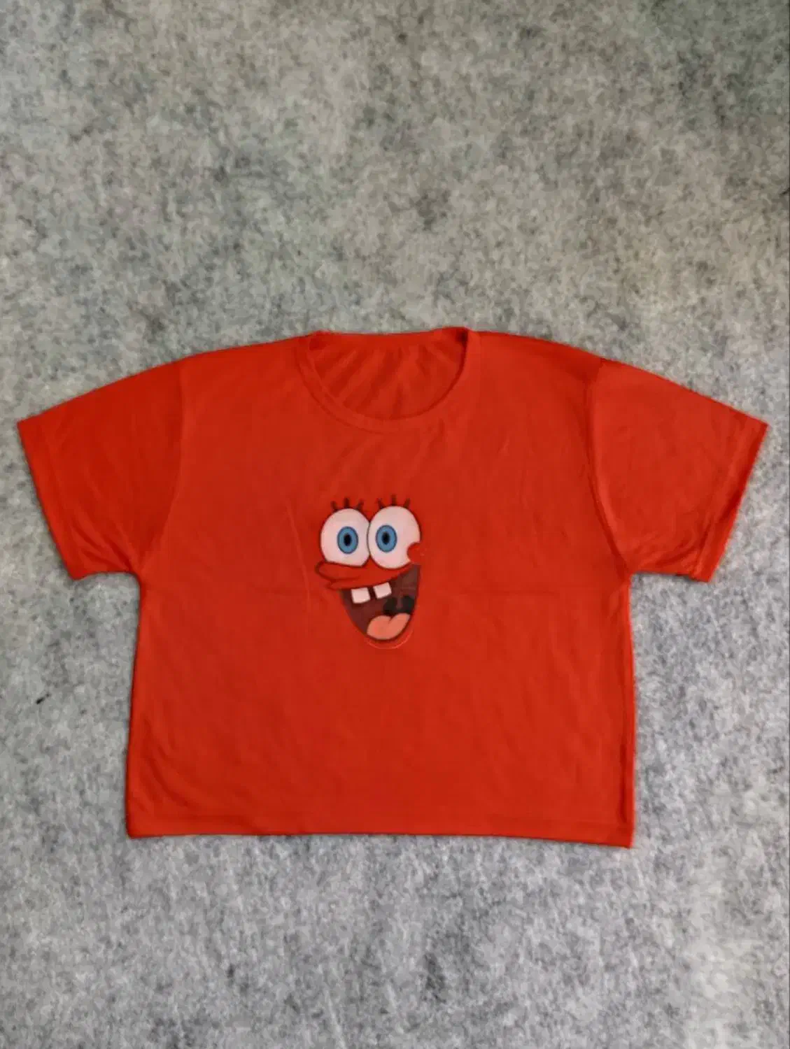 کراپ انیمیشنی|لباس|مهریز, |دیوار