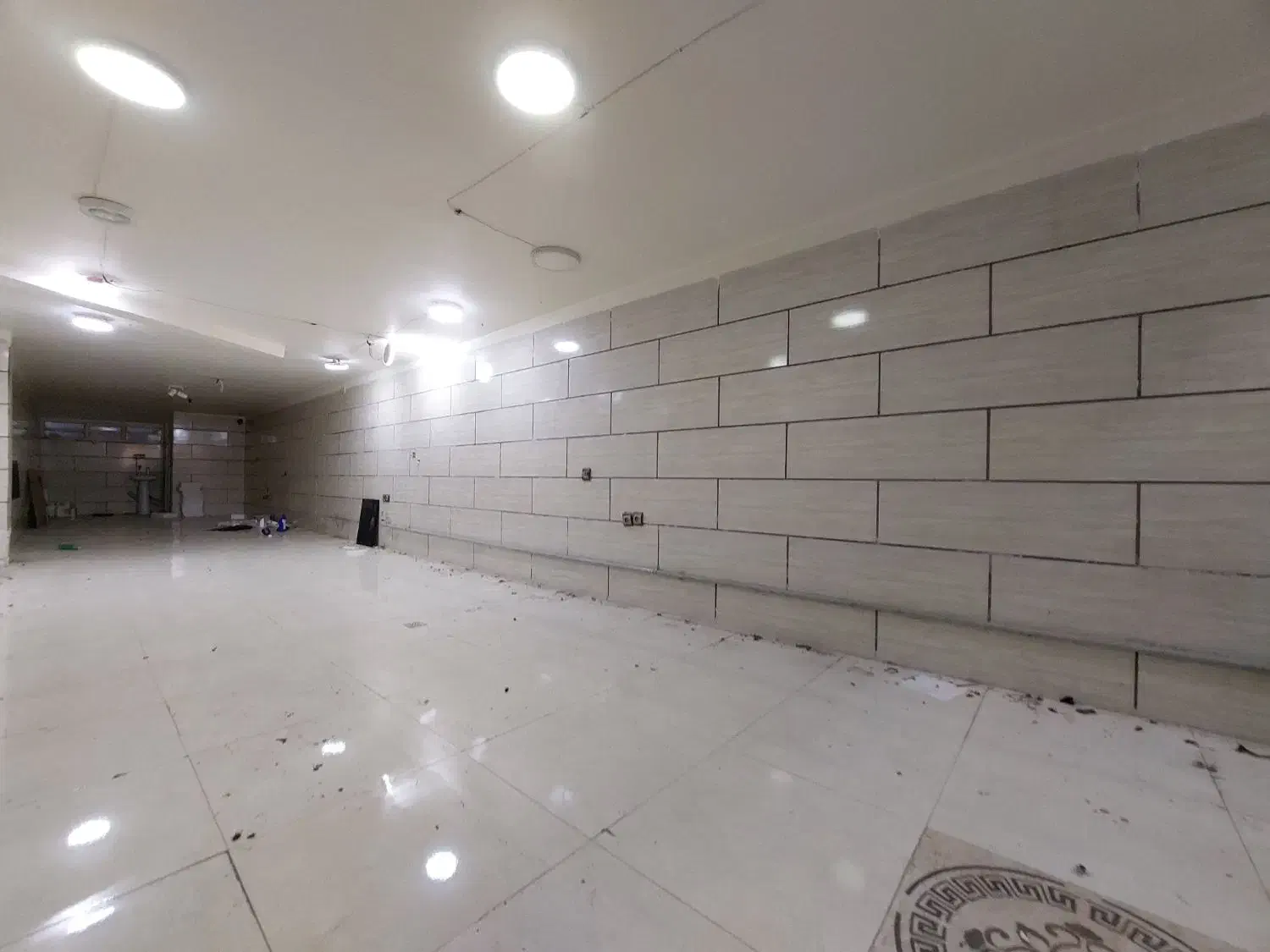 ۱۱۰متر فلت/عرض مغازه ۵متر /همکف|اجارهٔ مغازه و غرفه|اندیشه, اندیشه فاز ۱|دیوار