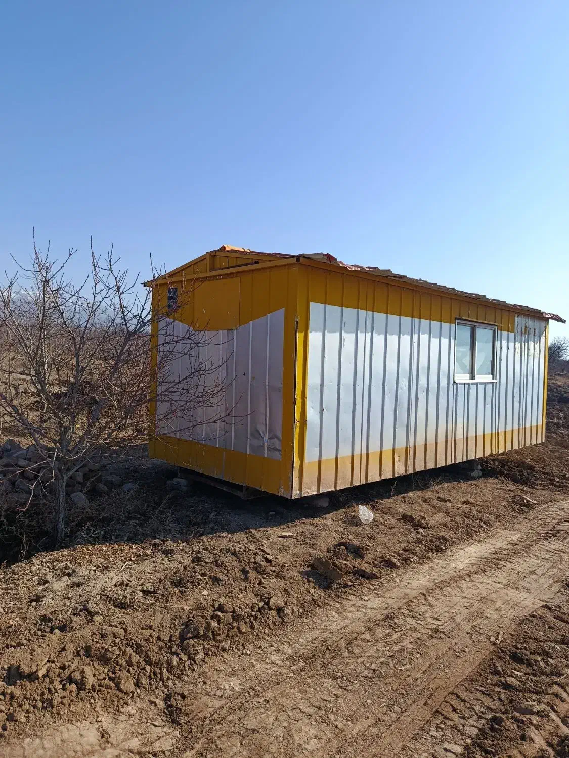 کانکس|ابزارآلات|نیشابور, فضل|دیوار