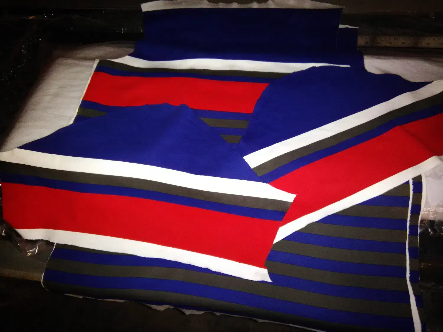 چاپ پارچه تریکو و نساجی (اتوماتیک)|خدمات پیشه و مهارت|باقرشهر, |دیوار