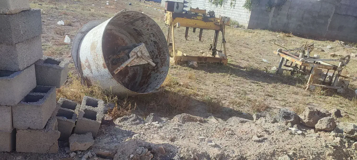 وسایل بلوک زنی کادونا بتنر پایین همه نوشته شده|ماشینآلات صنعتی|قره ضیاالدین, |دیوار