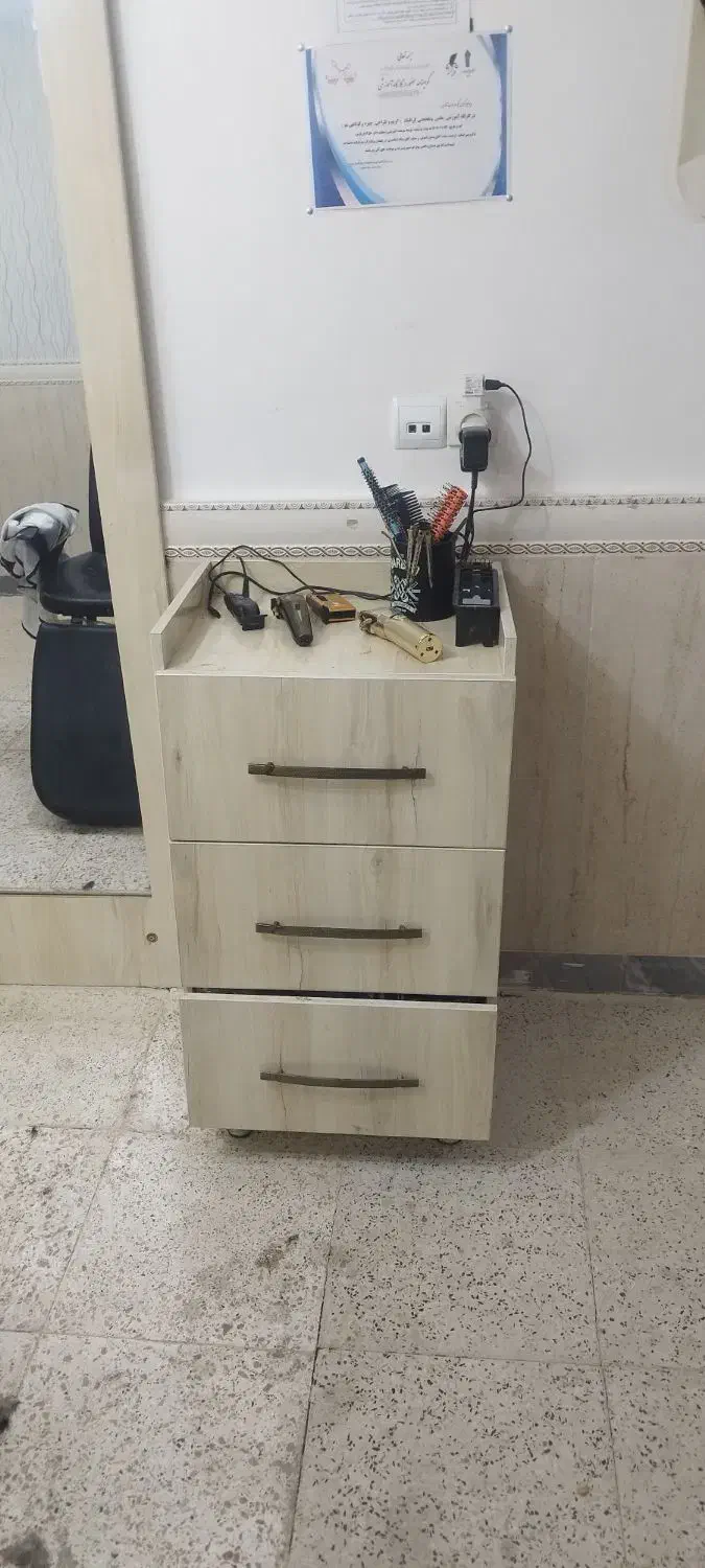 دکور|آرایشگاه و سالن‌های زیبایی|رزن, |دیوار