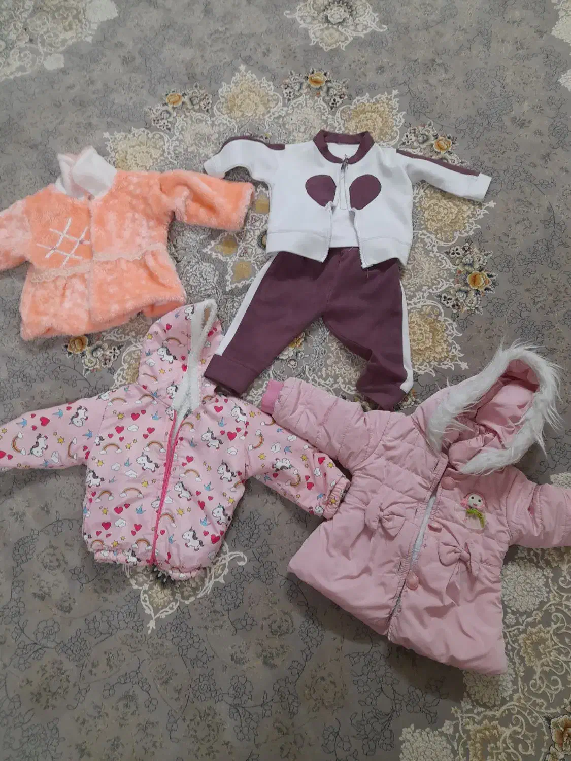 تعدادی کاپشن و سویشرت شلوار مناسب یک سال|کفش و لباس بچه|تهران, شمیراننو|دیوار