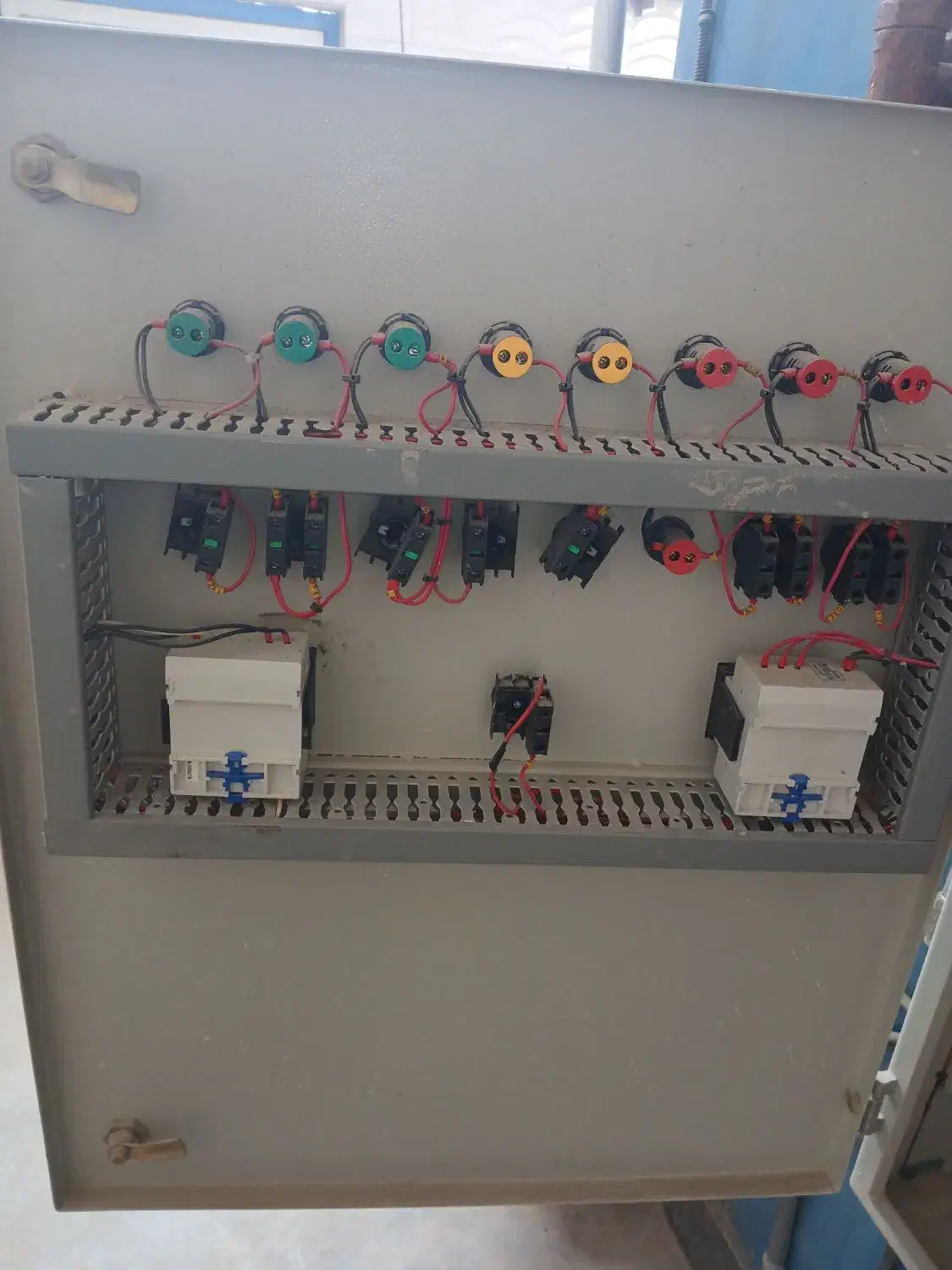 برق صنعتی ،برقکار ،برق ساختمانی ،تعمیرات برقی|خدمات پیشه و مهارت|نیشابور, دارایی|دیوار