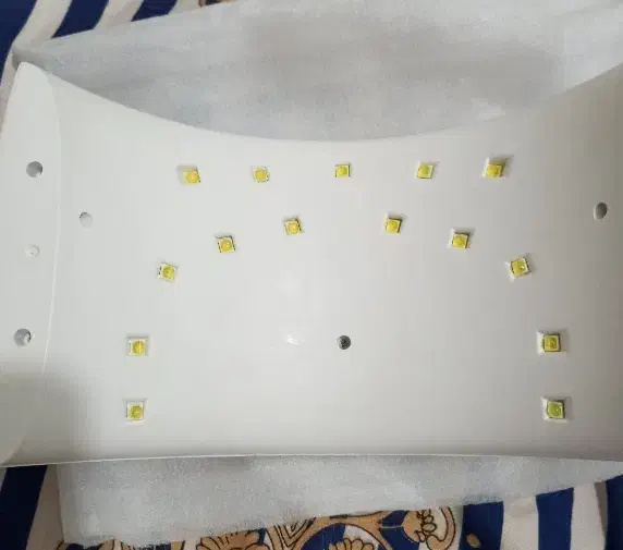 دستگاه یو وی|آرایشی، بهداشتی، درمانی|کرج, ساسانی (قلمستان)|دیوار