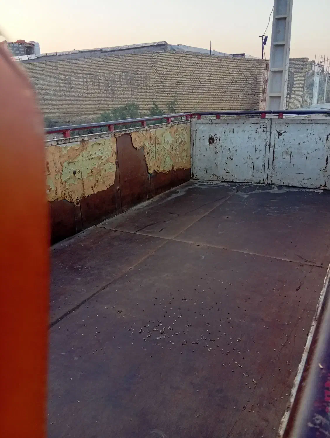 اتاق عقب چوبی فلزی ایسوزو|خودرو سنگین|اهواز, اهواز|دیوار