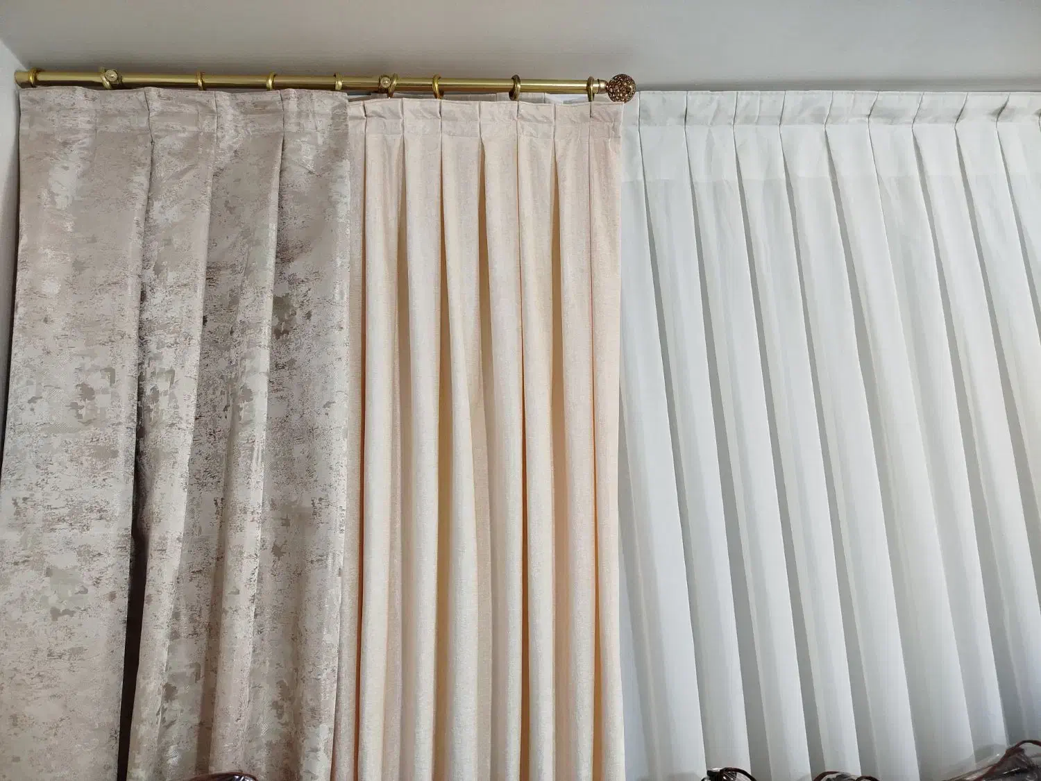 پرده حریر با دستک|پرده، رانر، رومیزی|تربت‌حیدریه, شهرک ولیعصر|دیوار