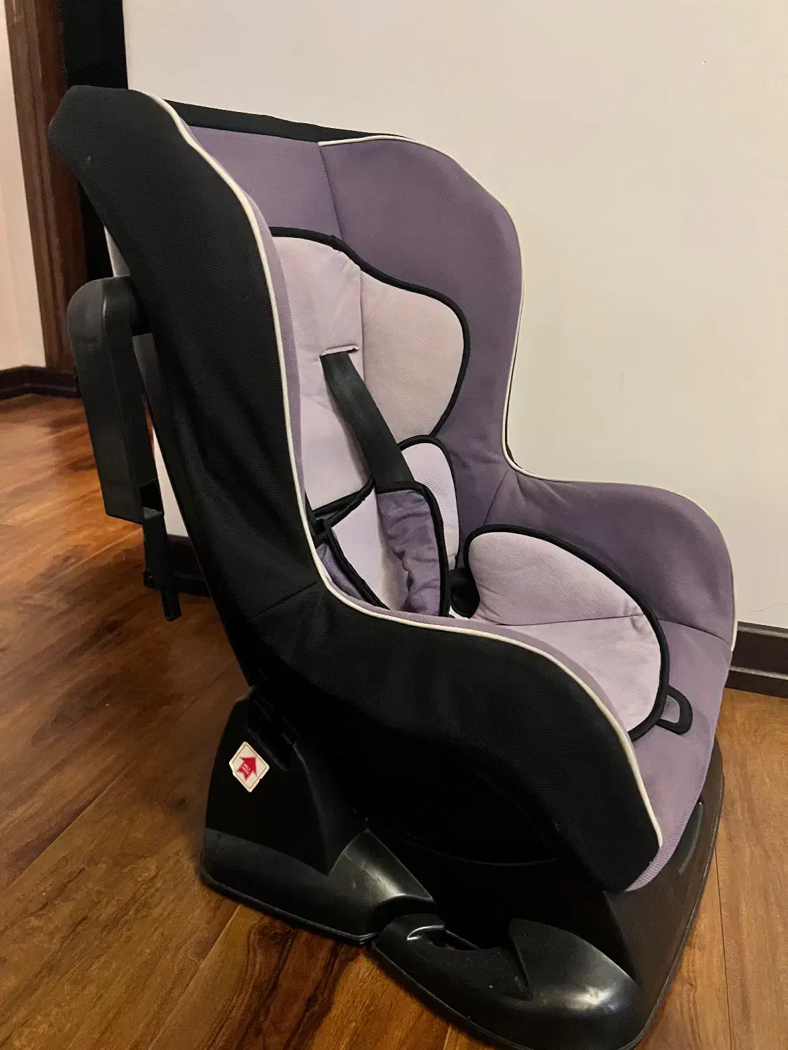 صندلی کودک مخصوص ماشین|تخت و صندلی بچه|ساری, |دیوار