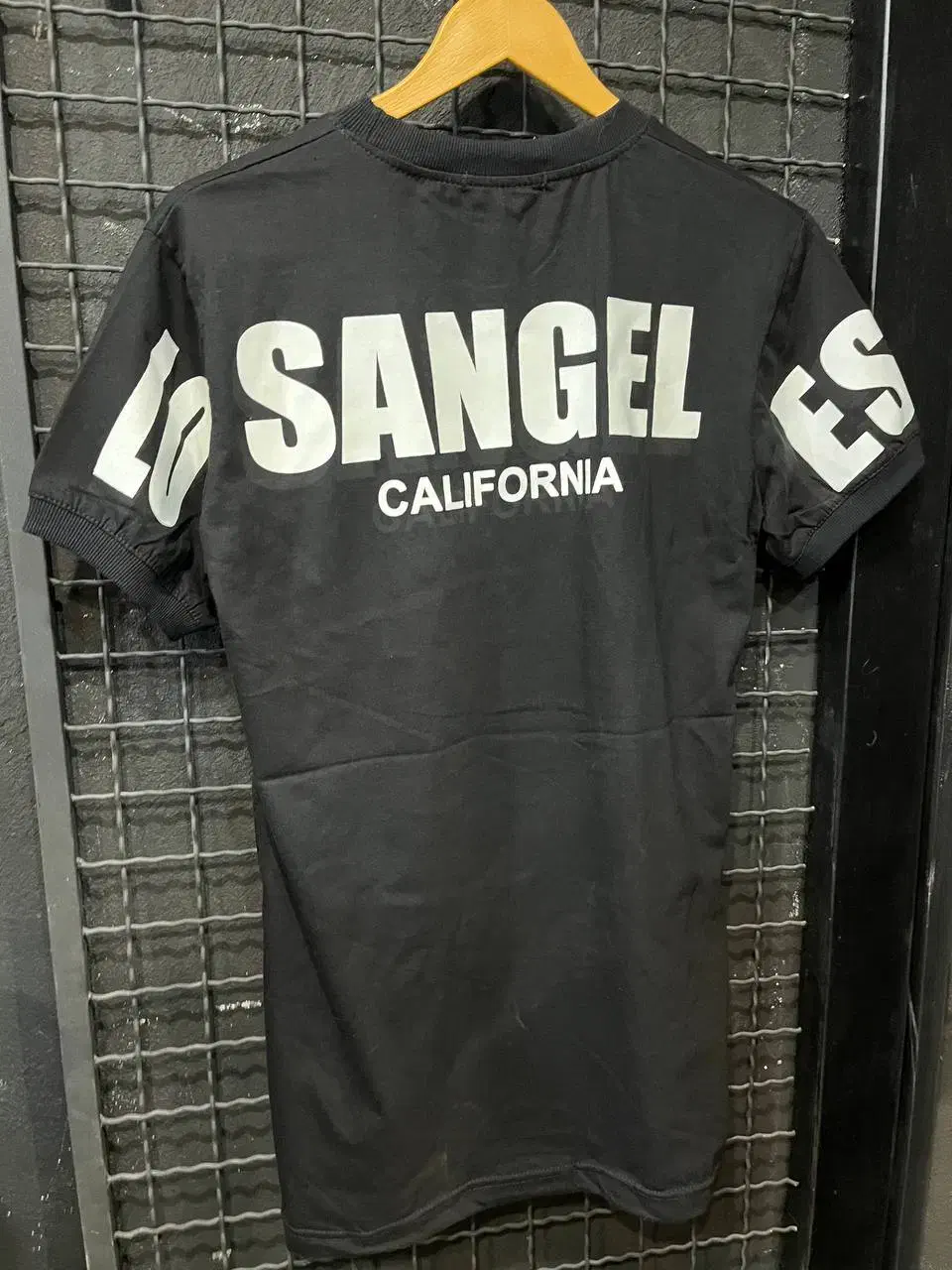 پیراهن و تیشرت حراجی|لباس|کرج, شهرک اوج|دیوار