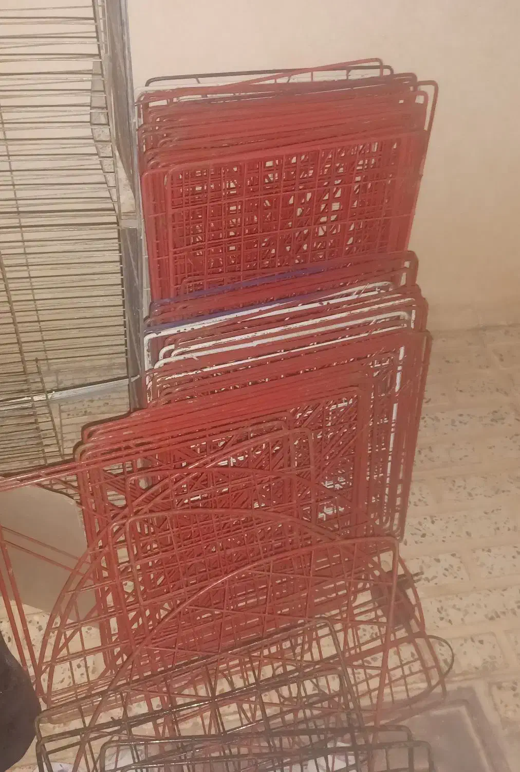 قفسه مشبک|کتابخانه، شلف، قفسه‌های دیواری|شاهین‌شهر, خانه کارگر|دیوار