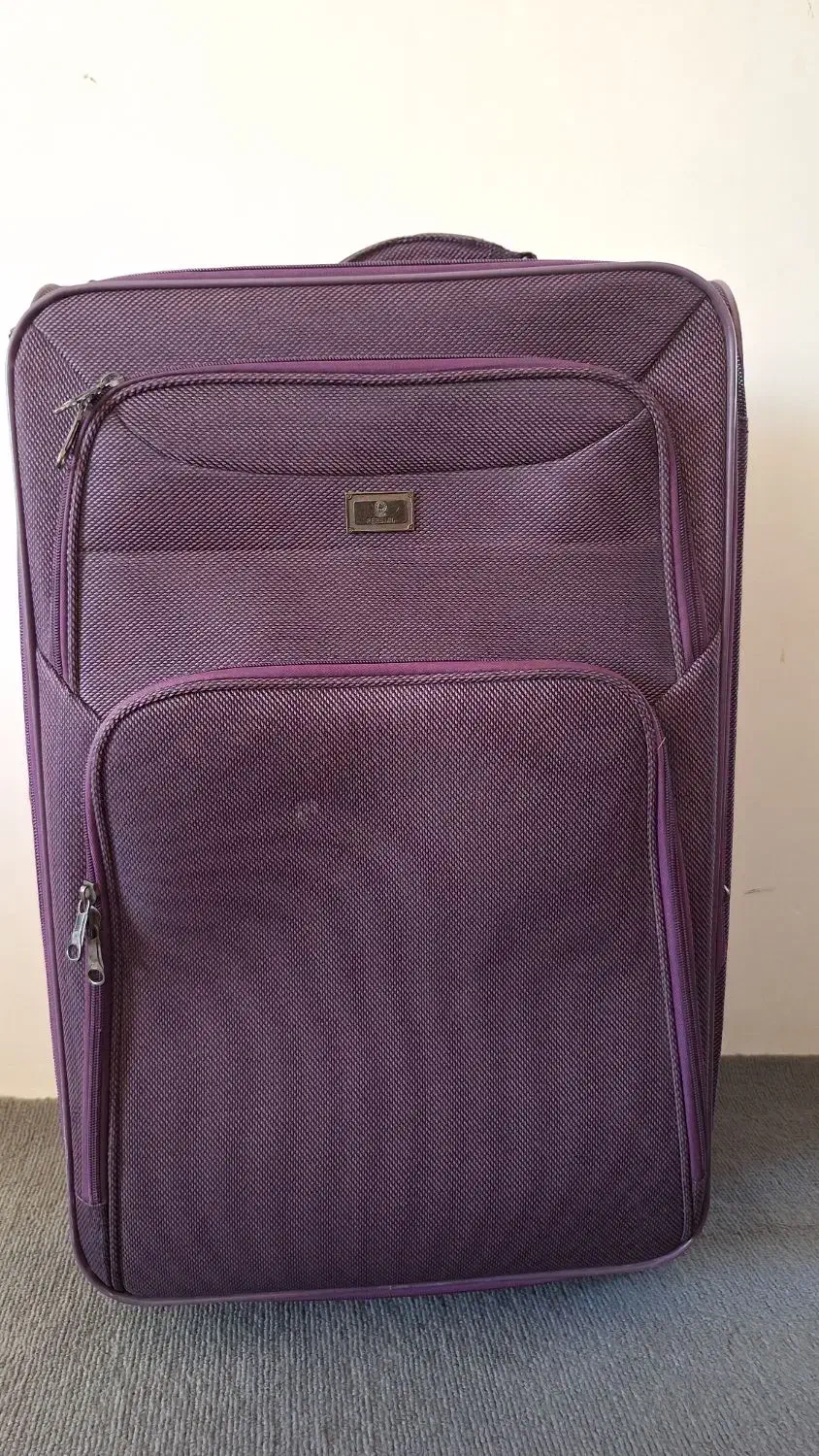 چمدان|کیف، کفش، کمربند|خوی, |دیوار