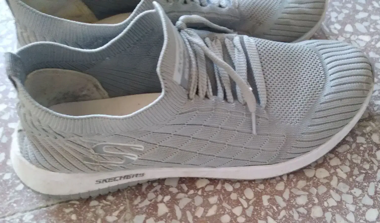 تعدادی کفش مجلسی و اسپرت تمیز و سالم|کیف، کفش، کمربند|نهاوند, |دیوار