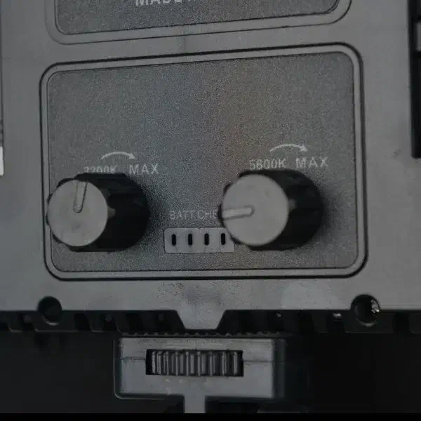 نور ثابت LED U600+|دوربین عکاسی و فیلم‌برداری|مشهد, جاهد شهر|دیوار