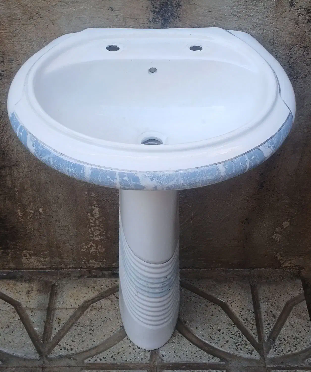 یک عدد روشویی|لوازم سرویس بهداشتی|آبیک, |دیوار