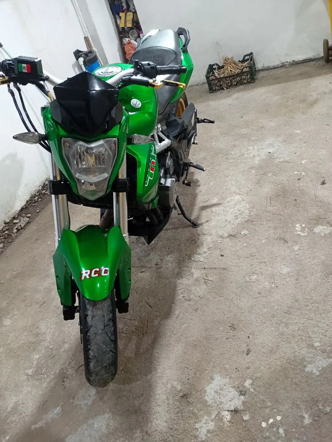 بنلی ۳۰۰ ایتالیایی تنه نقره ای|موتورسیکلت|آستانه اشرفیه, |دیوار