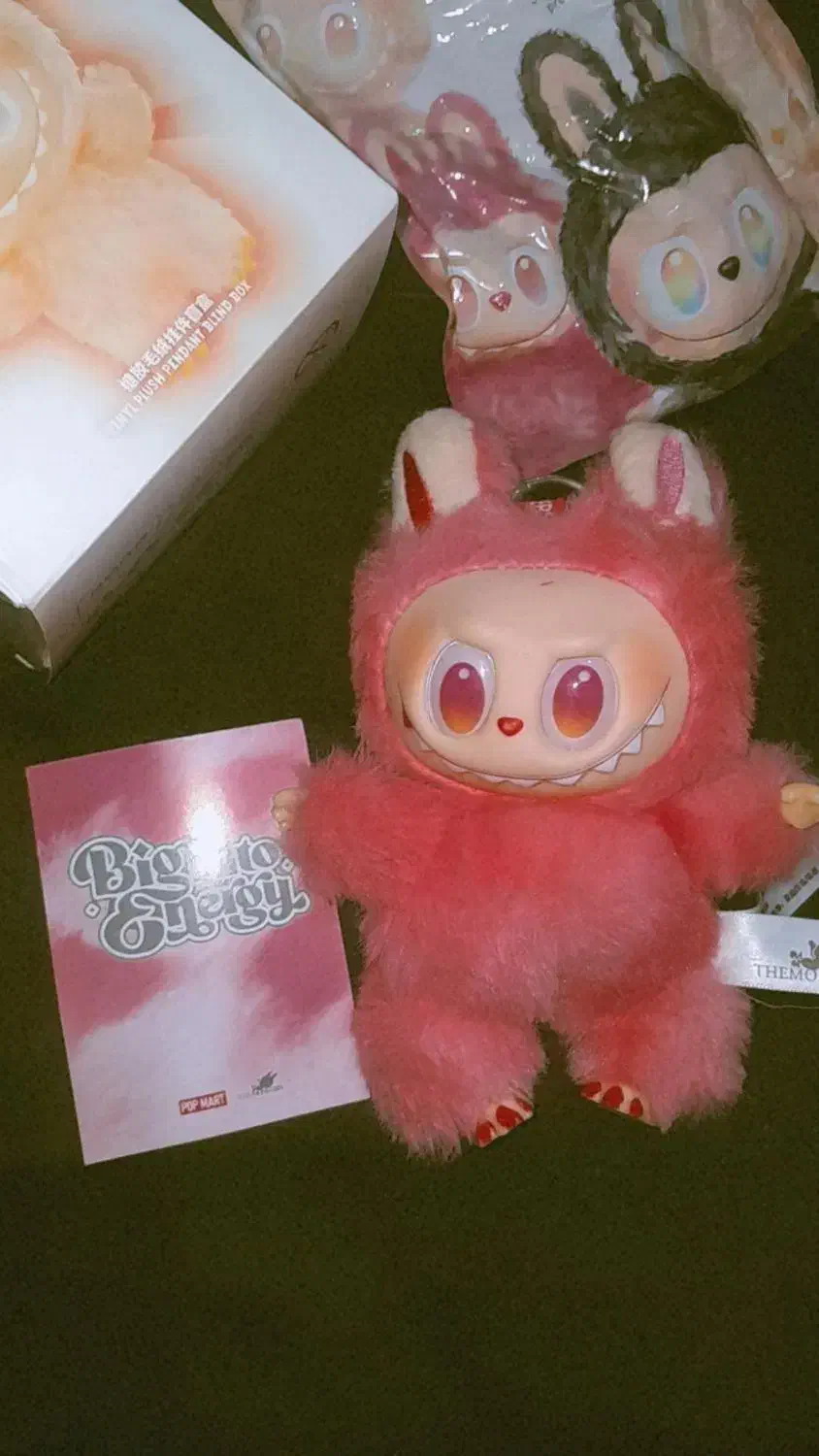 عروسک|اسباب‌بازی بچه|مبارکه, |دیوار