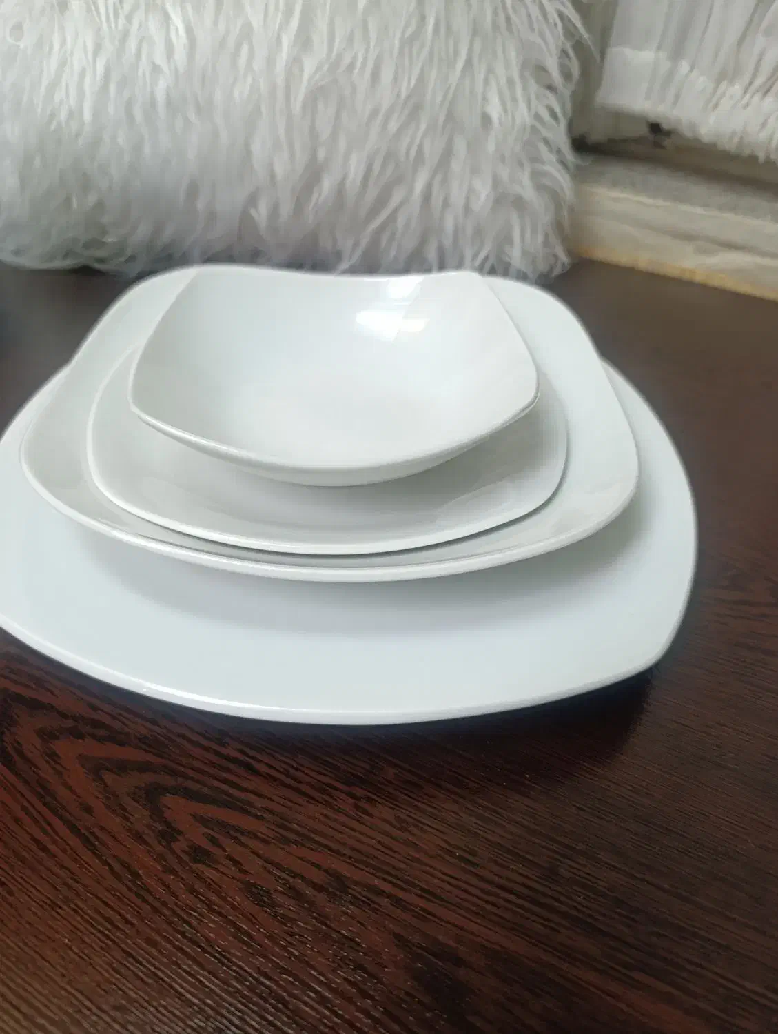 غذاخوری سفید  سرویس کامل ۲۴ نفره  کاملاً سالم|ظروف سرو و پذیرایی|سنندج, |دیوار