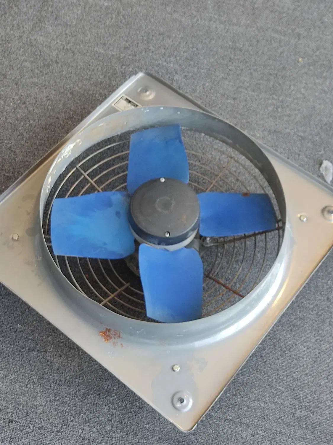 فن پنجاه سانتی|پنکه و تصفیهکنندهٔ هوا|تهران, گلستان (شهرک راه آهن)|دیوار