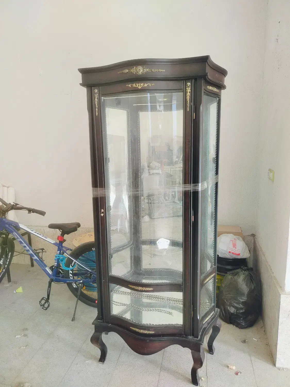 فروش ویترین کاملا نو و تمیز|بوفه، ویترین، کنسول|جهرم, |دیوار