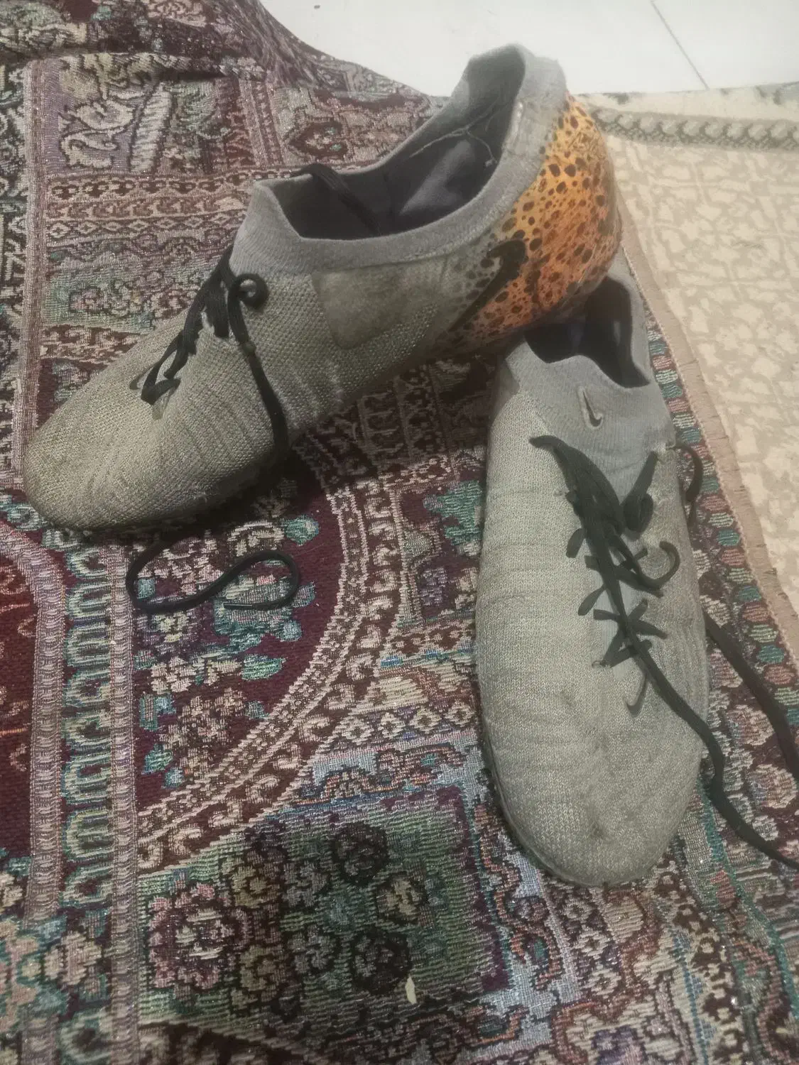 کفش چمنی|کیف، کفش، کمربند|یاسوج, |دیوار