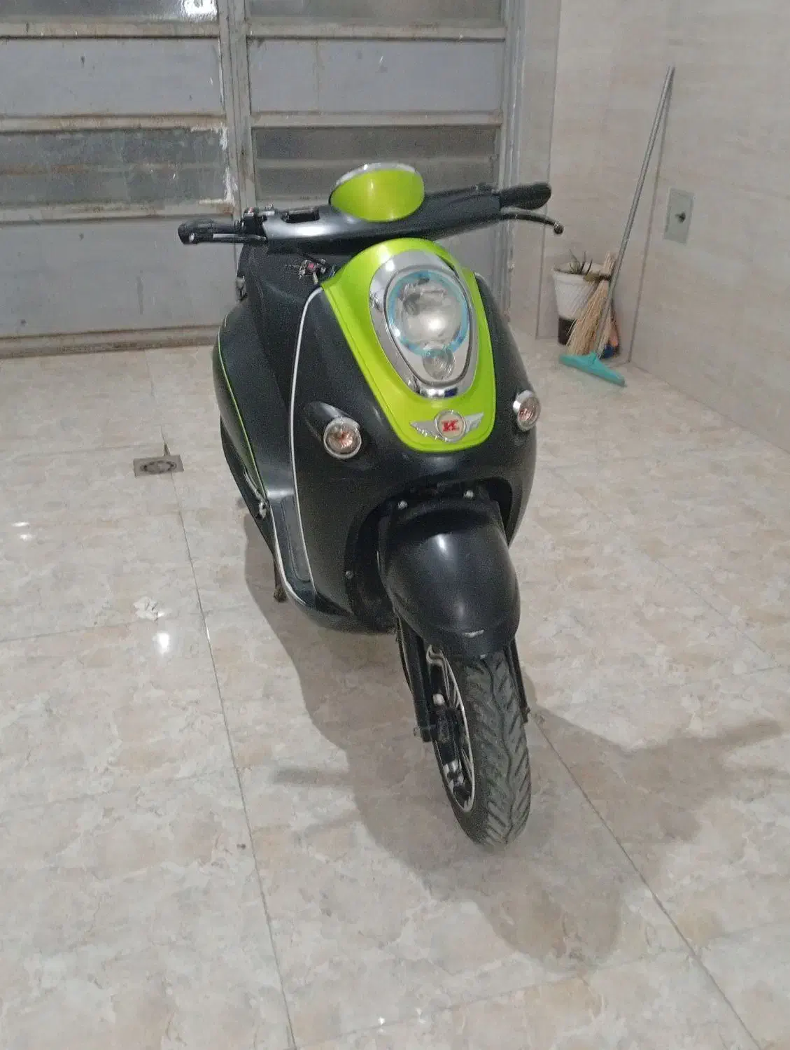 موتور برقی|موتورسیکلت|قروه, |دیوار