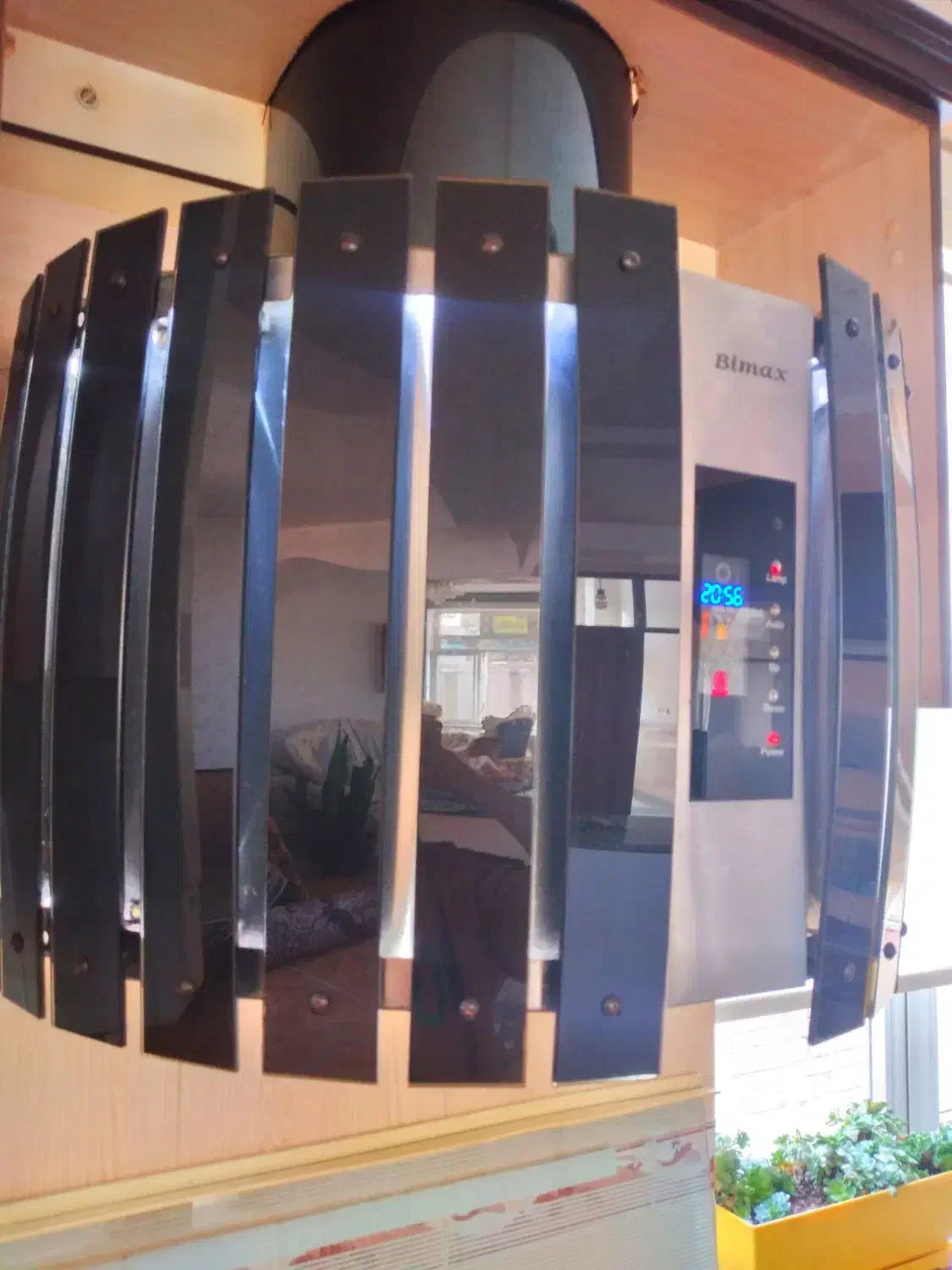 هودبی‌مکث|هود|ویلکیج, |دیوار