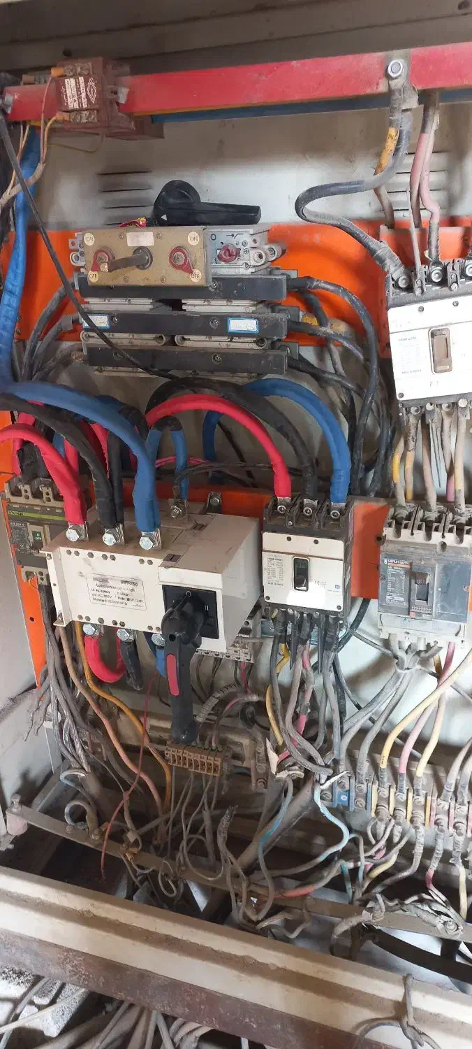 برقکار صنعتی وتعمیرات انواع تابلو برق|خدمات پیشه و مهارت|مینودشت, |دیوار