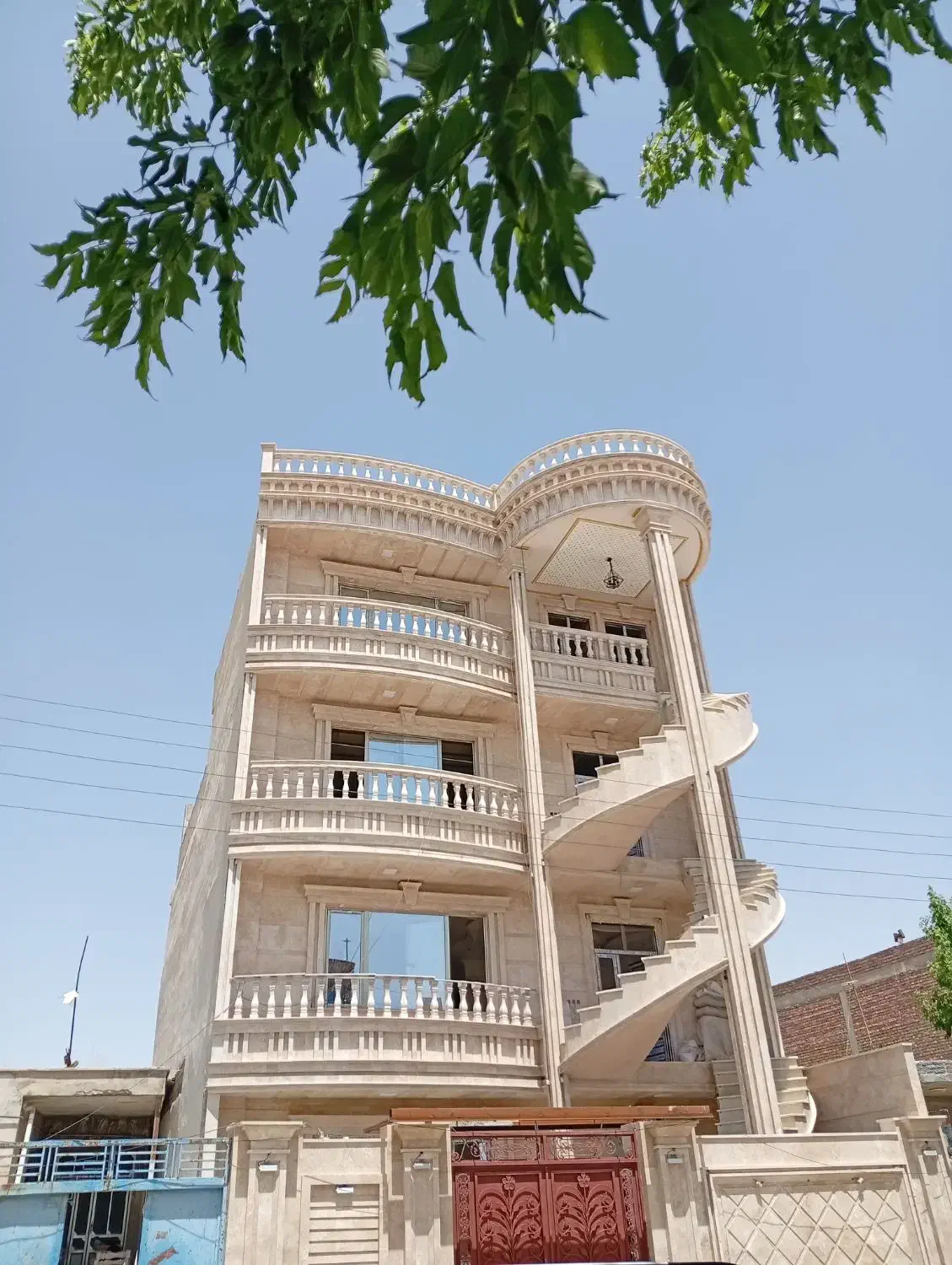 شیشه بری و درب و پنجره سازی ناصری|خدمات پیشه و مهارت|میاندوآب, |دیوار