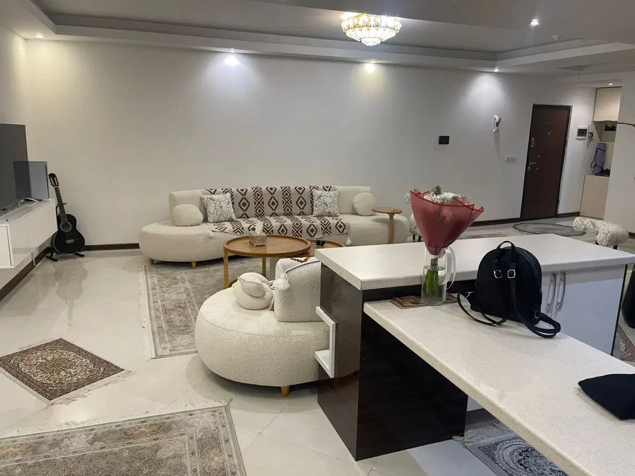 برج مجلل ۱۰۰ متر دو خواب طبقه ۱۱ فول امکانات