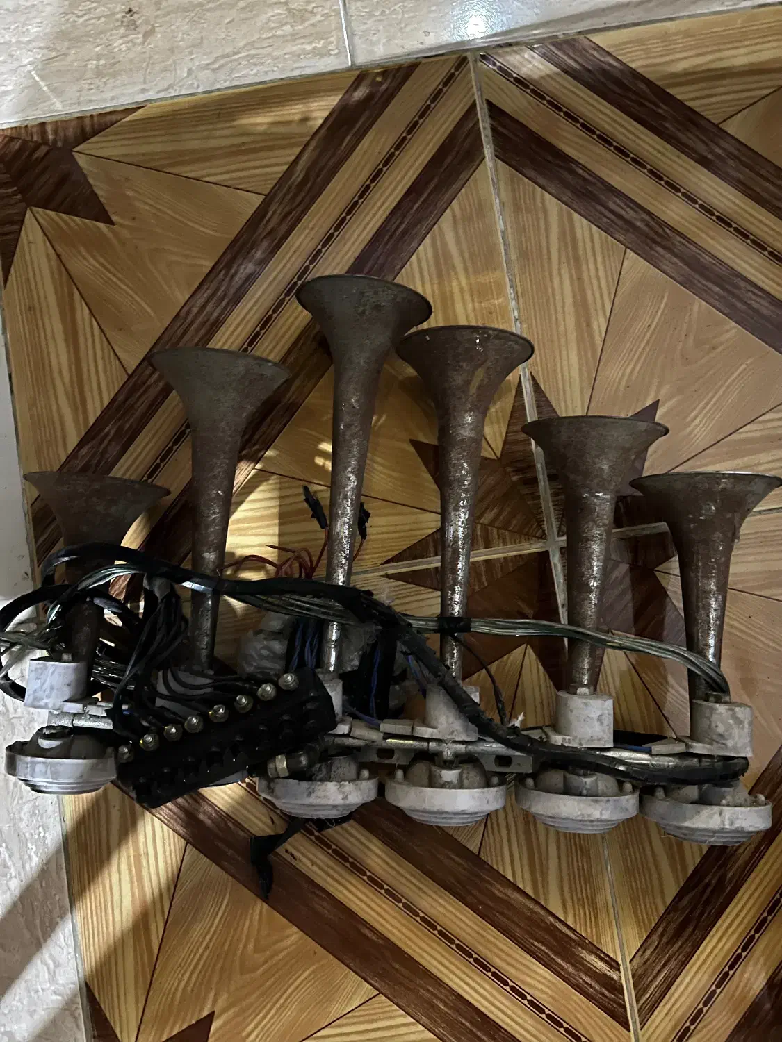 بوق پاکستانی ۶لول کار کرده|قطعات یدکی و لوازم جانبی|ماکلوان, |دیوار