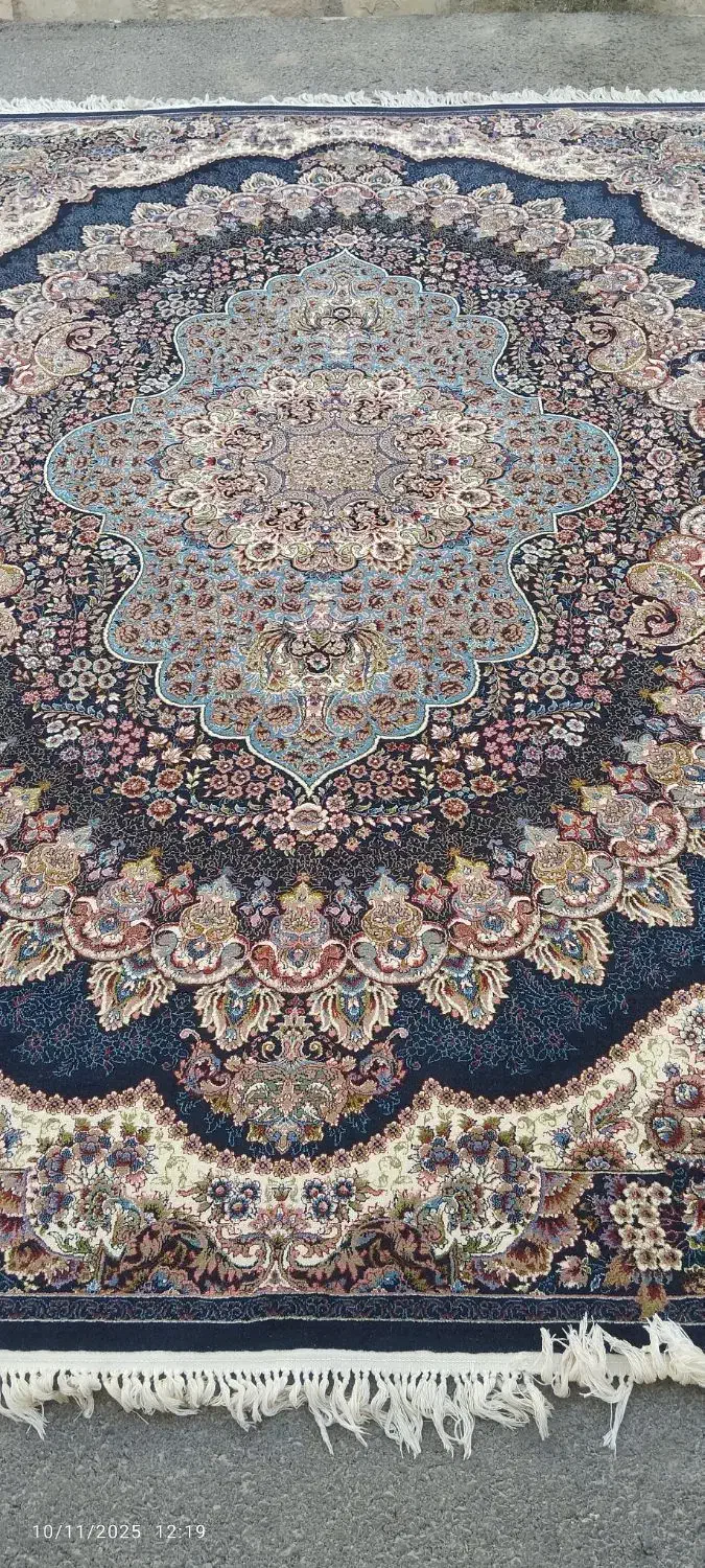 یه جفت فرش 9متری .700شانه.تمام نخ.|فرش|بروجرد, |دیوار