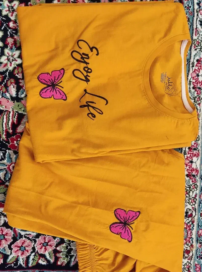 ست خونگی|لباس|میانه, |دیوار