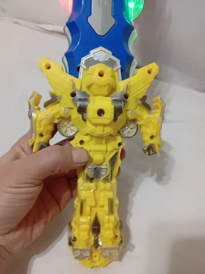 شمشیر موزیکالی چراغدارسایزبزرگ نو|اسباب‌بازی بچه|مشهد, حجاب (شهرک غرب)|دیوار