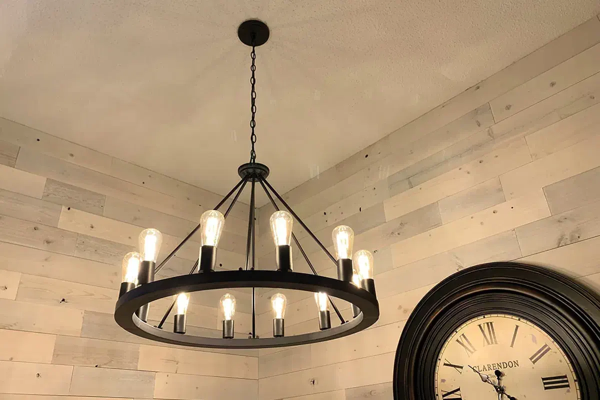 نصاب لوستر ، برق کاری ساختمان، نصب لوستر|خدمات پیشه و مهارت|شیراز, لاله|دیوار