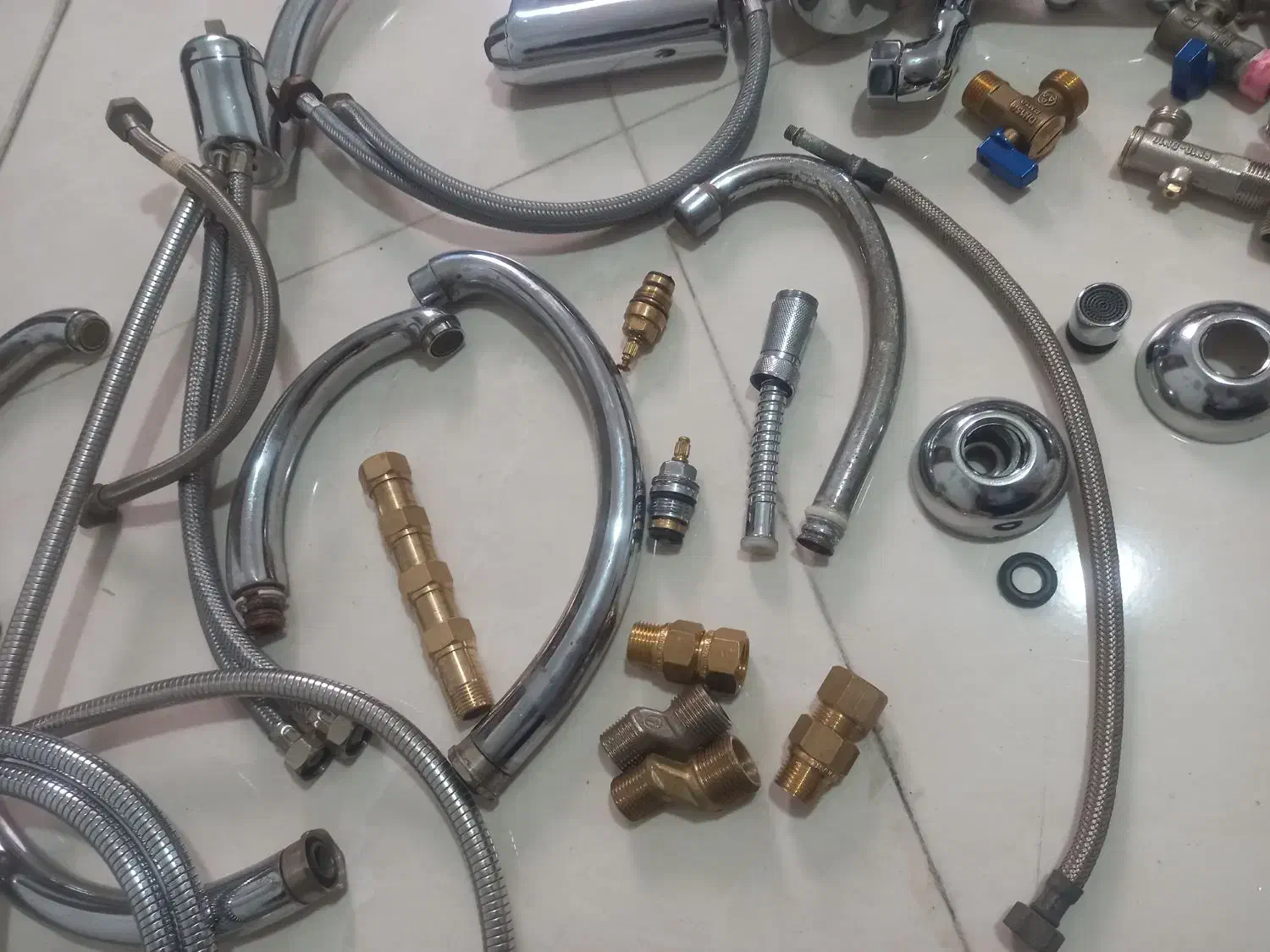 شیرالات|لوازم سرویس بهداشتی|رشت, ولکس|دیوار