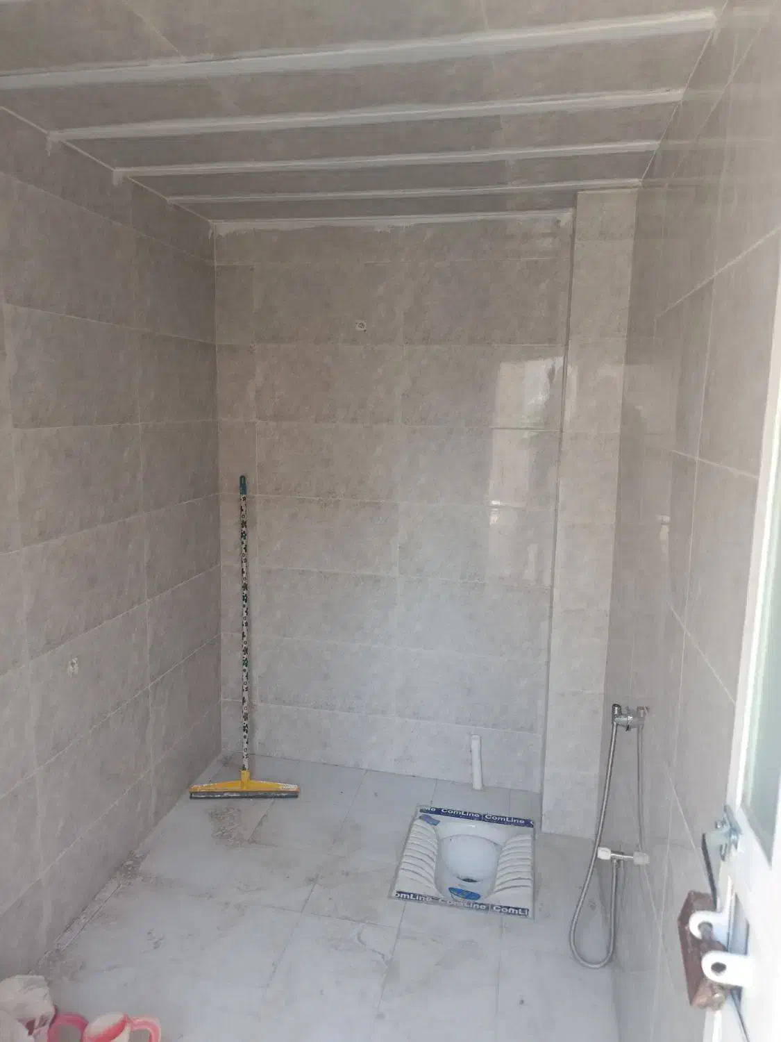 نیازمند کارگر کاشیکاری|استخدام معماری، عمران و ساختمانی|شیراز, نیستان|دیوار