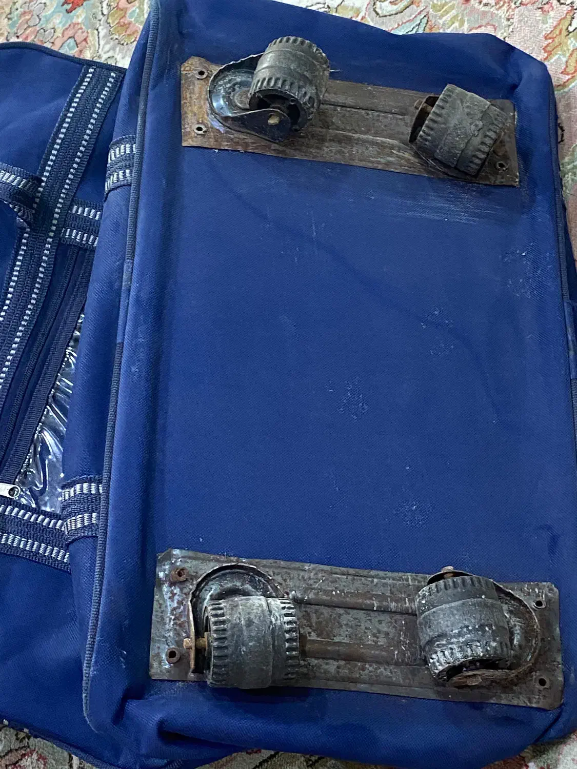 ساک برزنتی چرخدار|کیف، کفش، کمربند|رشت, منظریه|دیوار