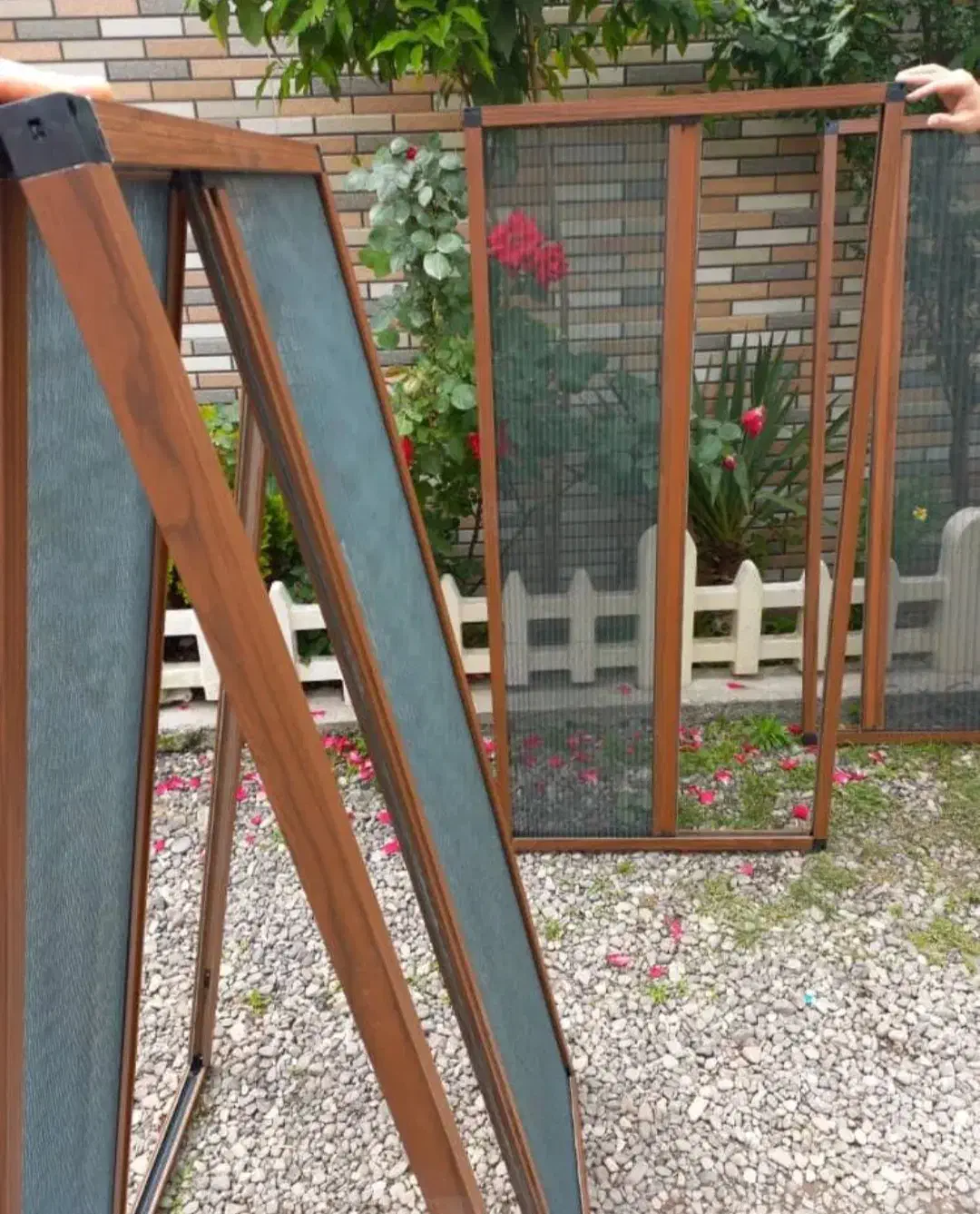 ساخت و تعمیر توری و پنجره دوجداره upvc|خدمات پیشه و مهارت|رشت, استقامت ۱|دیوار