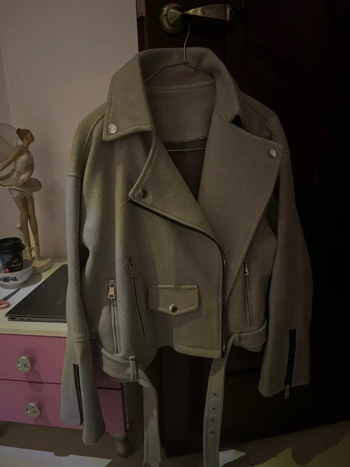 ترنج کت|لباس|ساری, |دیوار