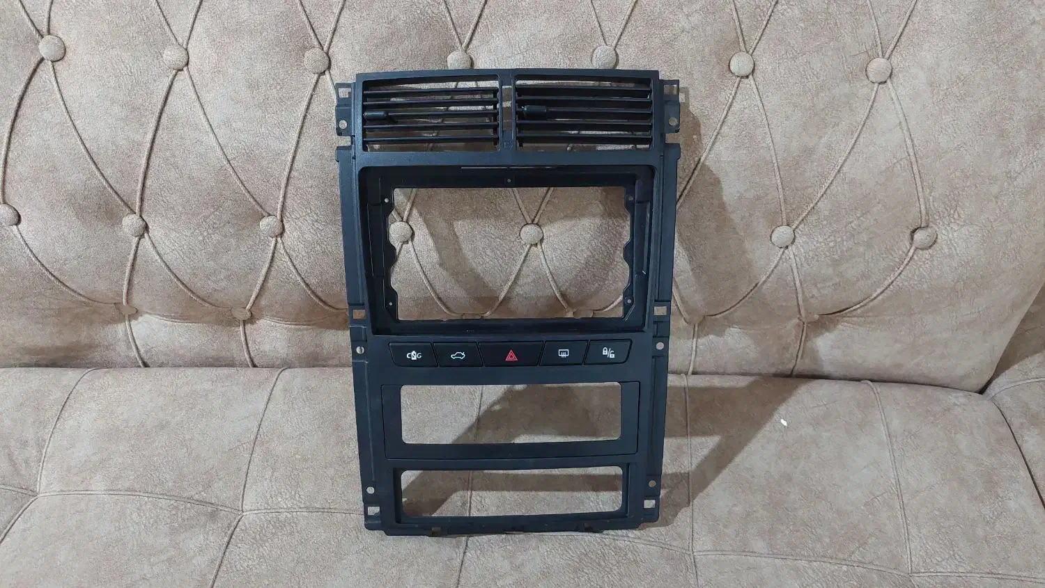 چراغ اسپرت پارس.قاب مانیتور پارس.رینگ۱۵فولادی|قطعات یدکی و لوازم جانبی|بندر ماهشهر, |دیوار