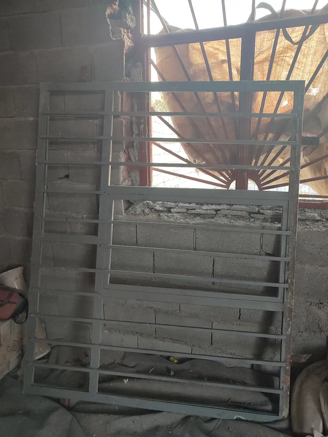 درب و پنجره فلزی|مصالح و تجهیزات ساختمان|فلاورجان, |دیوار