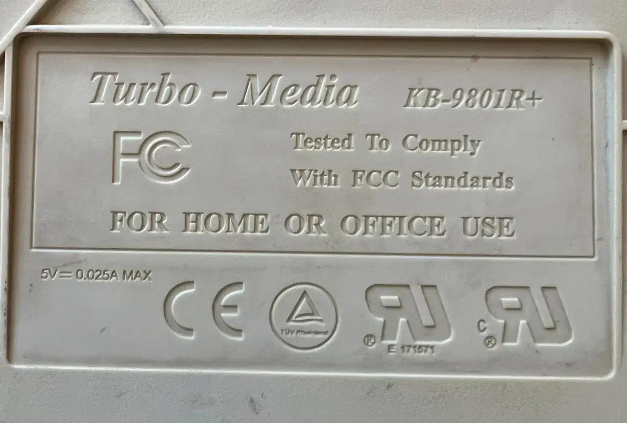 کیبورد کامپیوتر XCESS اورجینال،تمیز و سالم|قطعات و لوازم جانبی رایانه|شیراز, عادل آباد|دیوار