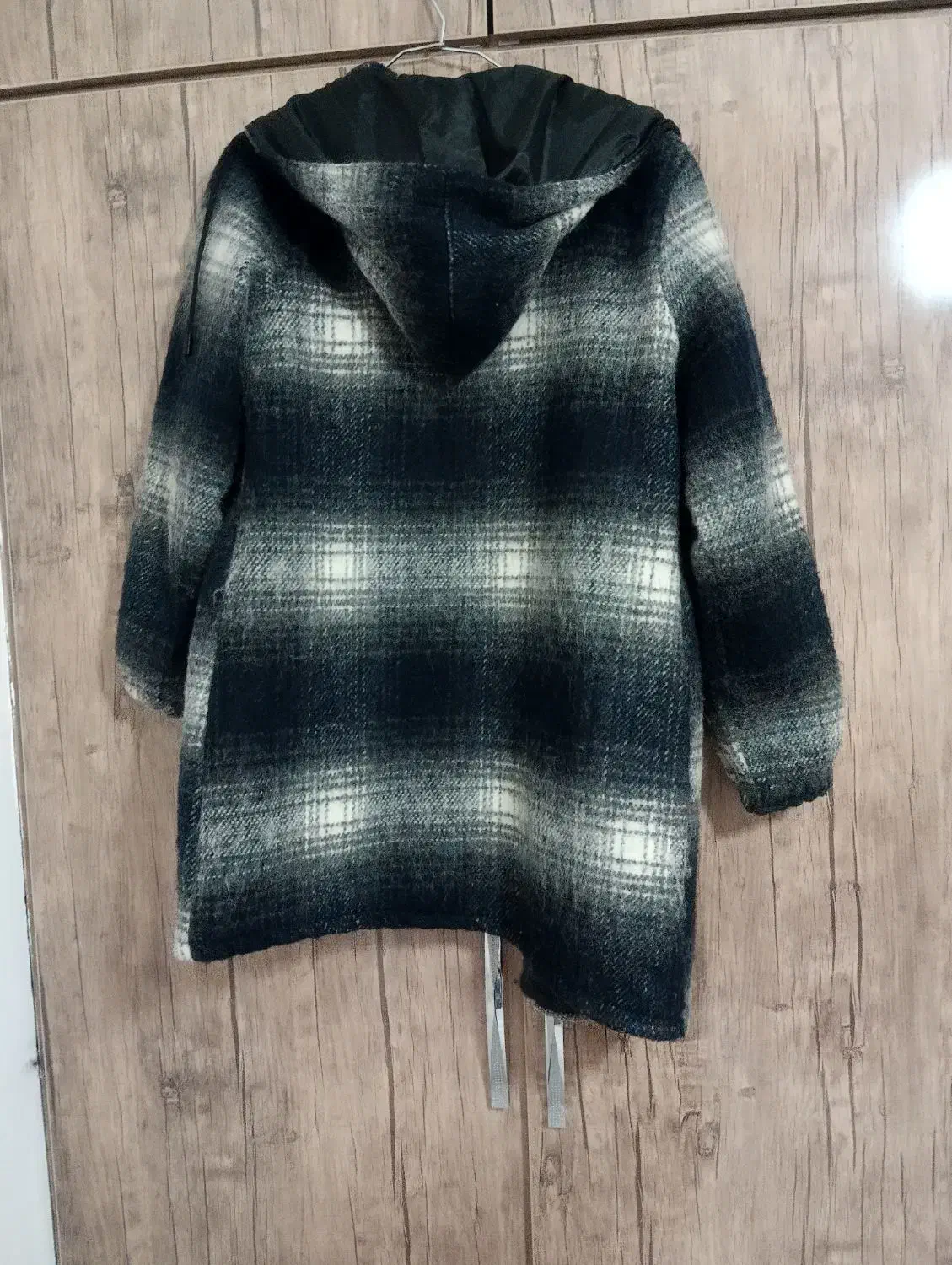 پالتو|لباس|ایلام, |دیوار