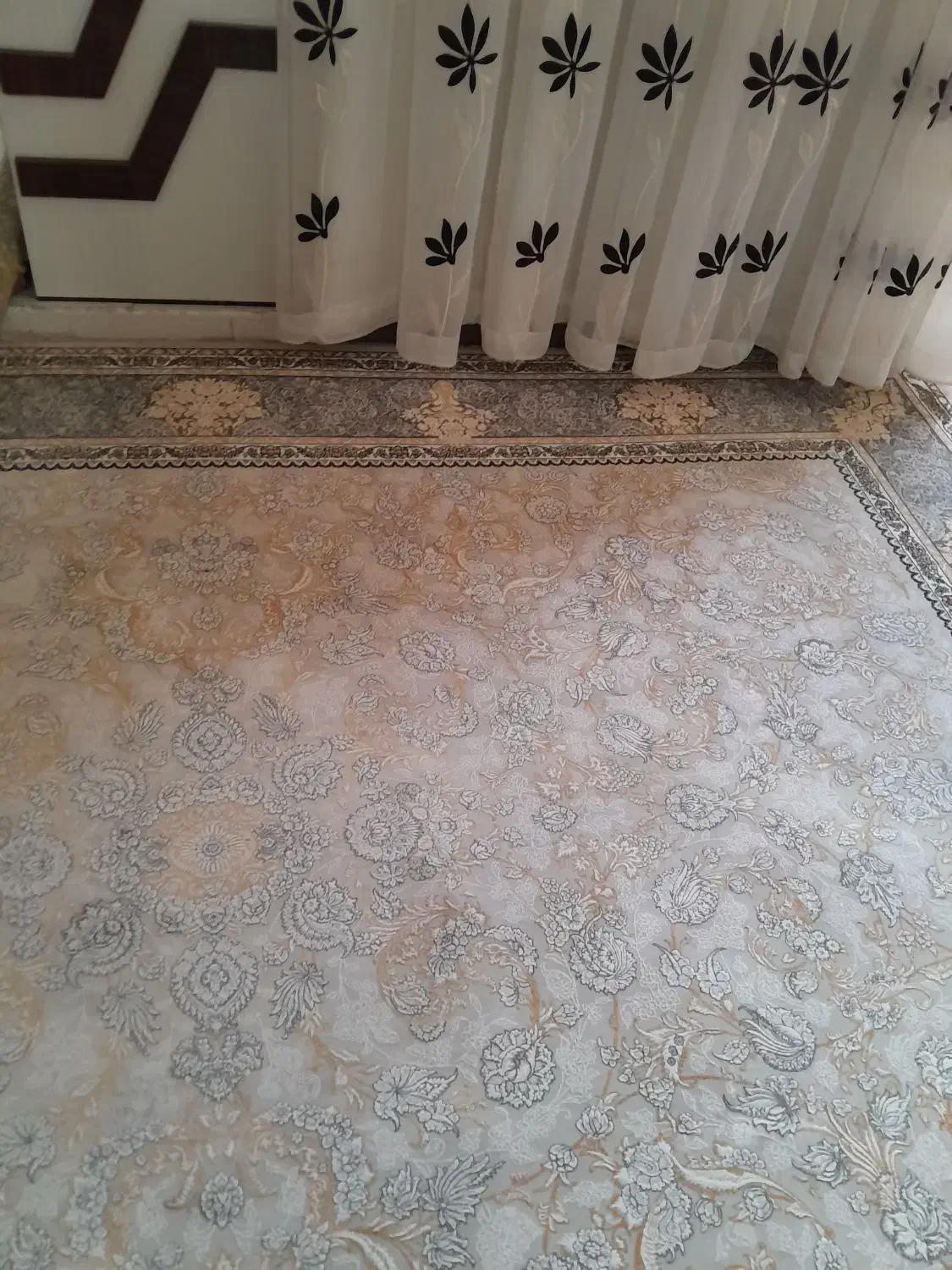 فرش ۱۲۰۰ شانه|فرش|شاهین‌شهر, بوستان حافظ|دیوار