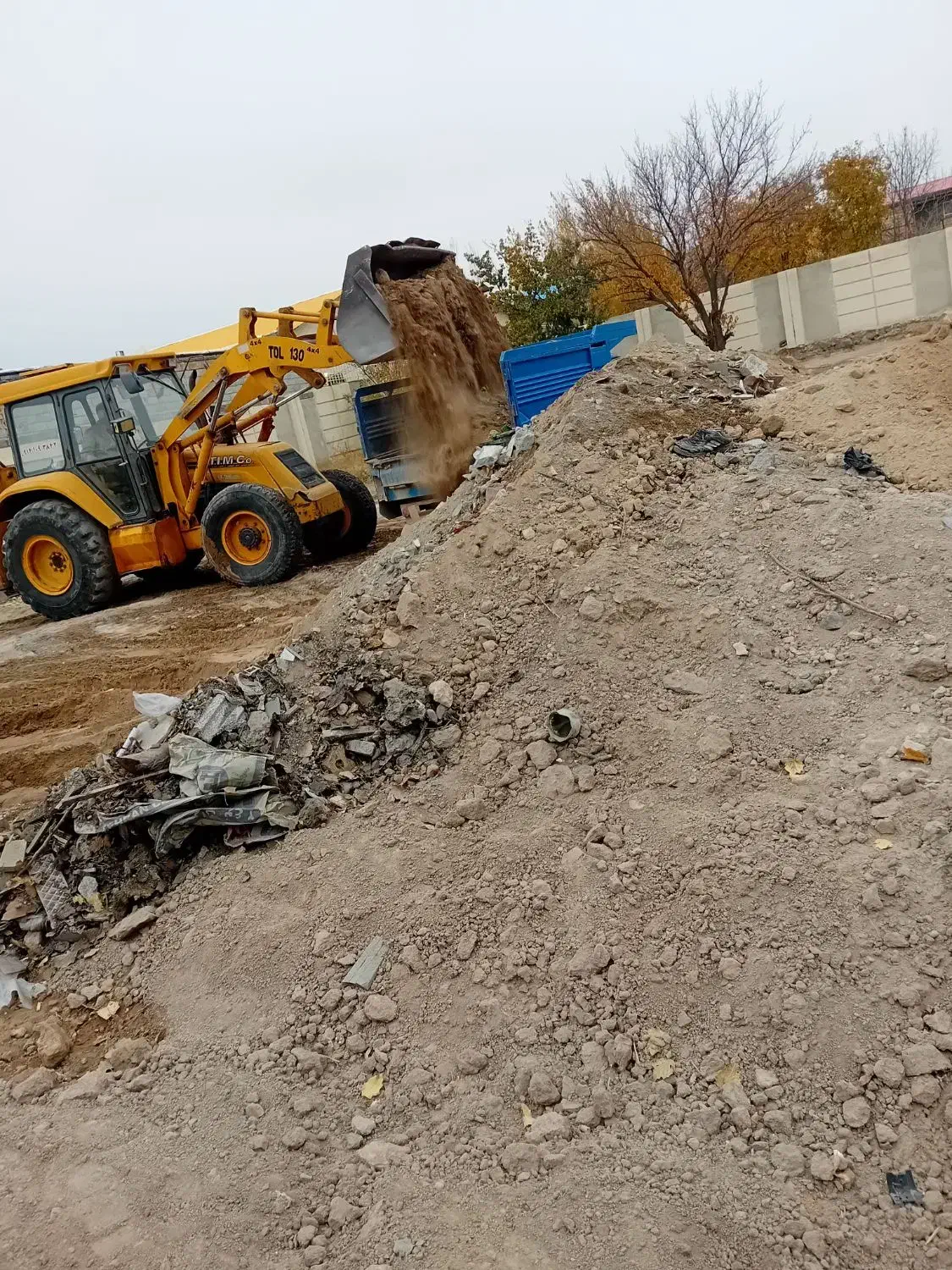 خاکبرداری خاکریزی نخاله مخروط گود برداری|خدمات پیشه و مهارت|باسمنج, |دیوار