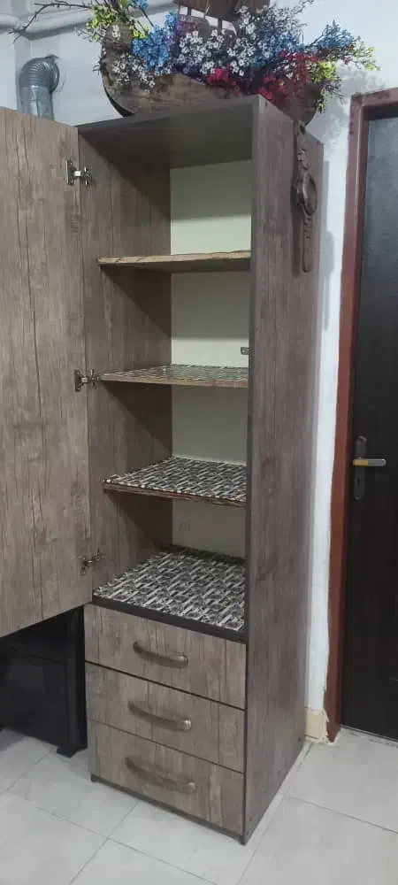 کمد|جاکفشی، کمد، دراور|صومعه‌سرا, |دیوار